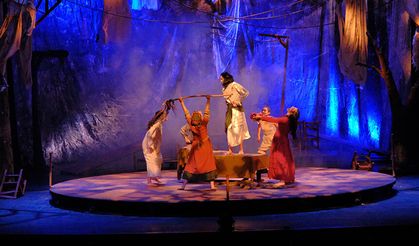 Cadı Kazanı Eskişehir'de gala gecesiyle perdelerini açtı