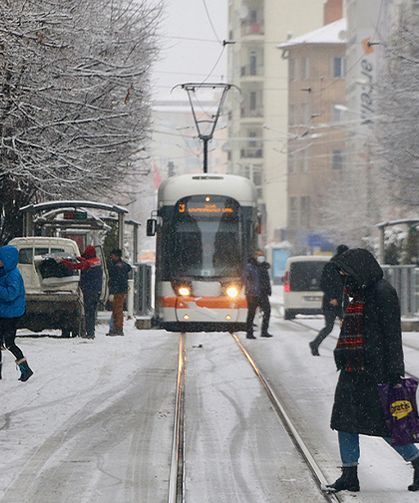 Eskişehir sokaklarında kış klasiği: Dumanı sokakları sardı!