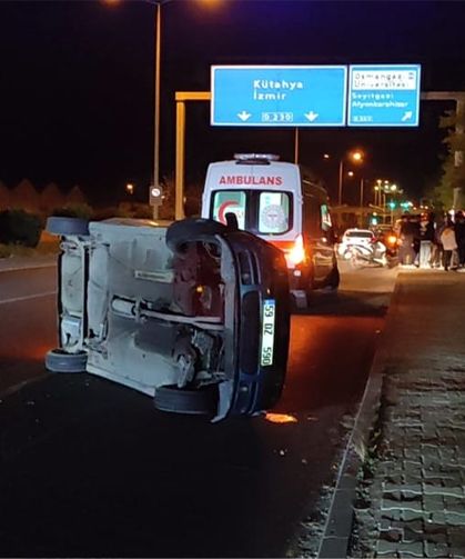 Eskişehir'de trafik magandası çarptığı aracı devirdi