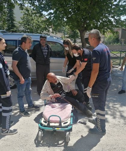 Eskişehir'de ekipler harekete geçti: Bir anda yere yığıldı