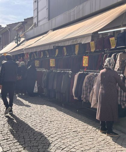 Eskişehir Hamamyolu’nda uygun fiyatlı ürünlere yoğun ilgi!