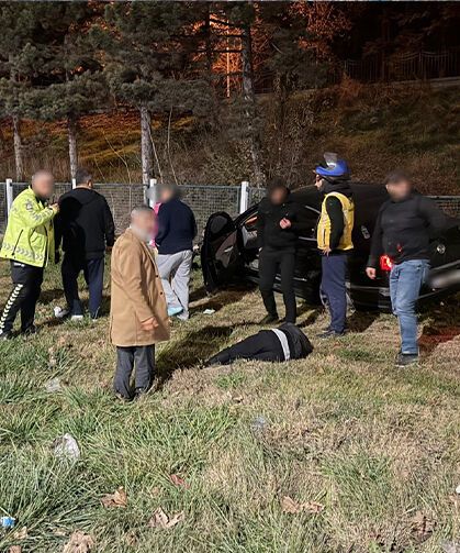 Eskişehir'de yoldan çıkan araç korkuluklara çarparak durabildi