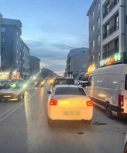 Çamlıca Mahallesi Birlik Caddesi’nde trafik sorunu büyüyor