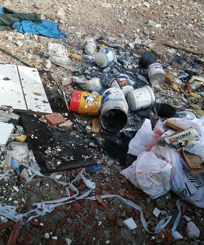 Eskişehir'de yıkılan binalar gitti, çöp dağları kaldı