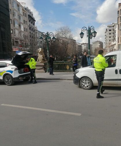 Eskişehir'de köprülerde akşam denetimi