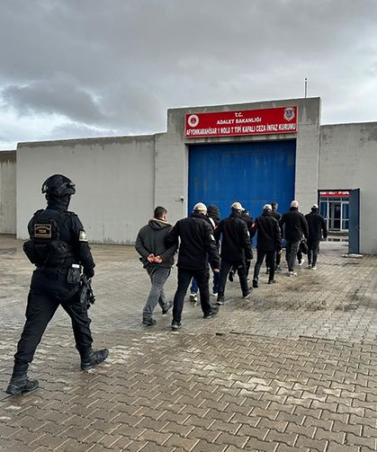 Kırmızı bültenle aranan DEAŞ'ın 7 yöneticisi Eskişehir'in yanı başında yakalandı