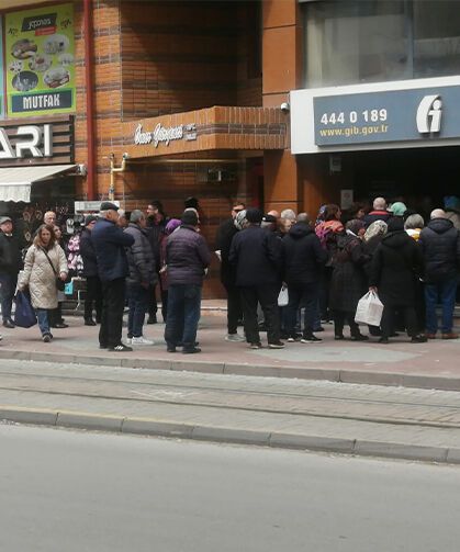 Bayram bitti, Eskişehir'de yine kuyruk çilesi yaşandı