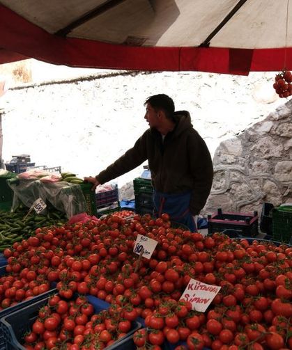 Çizim masasından pazara indi: Eskişehir'de pazarın genç patronu!