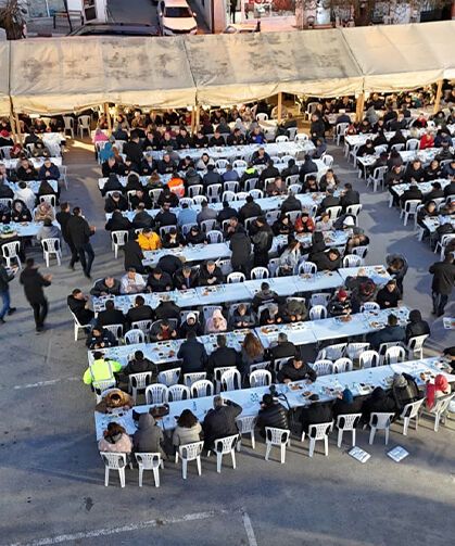 Eskişehir'in ilçelerinde kurulan iftar sofralarında binlerce kişi buluştu