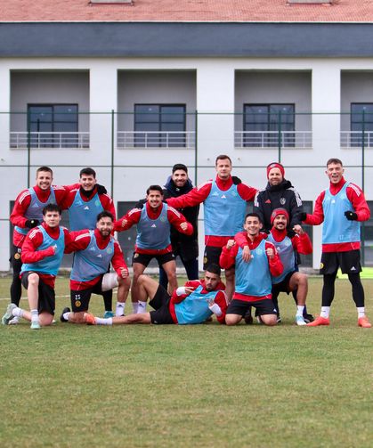 Eskişehirspor'dan yüksek moralli antrenman