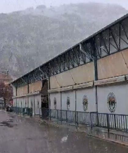 Eskişehir’de mevsimler şaştı: Nisan ayında kar yağdı!