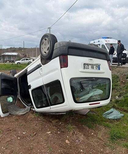 Eskişehir’de panelvan takla attı: 2 kişi yaralandı