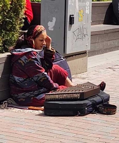 Eskişehir’de sokak müzisyenleri şehre renk katıyor