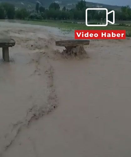 Eskişehir'de yağmur etkili oldu: İlçeyi sel vurdu!