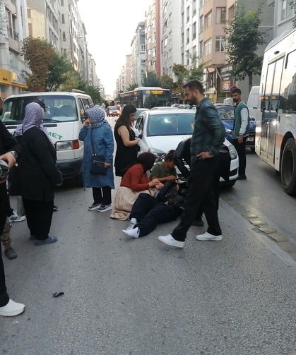 Eskişehir'de motosikletle otomobil çarpıştı!