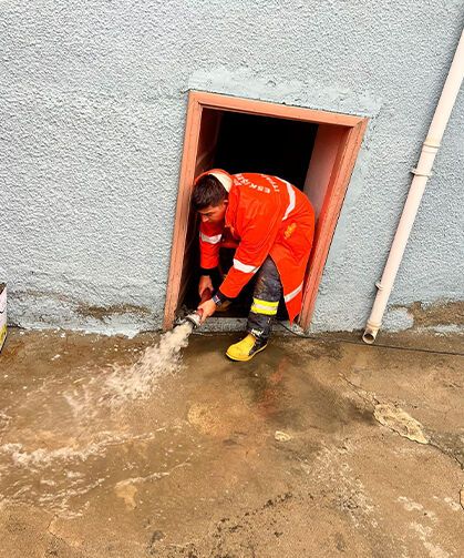 Eskişehir'de su baskını: Ekipler gece boyunca seferber oldu