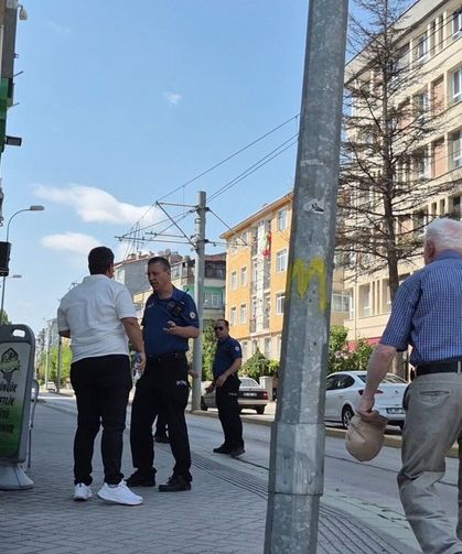 Eskişehir'de akraba kavgasında ortalık karıştı: 2 yaralı!