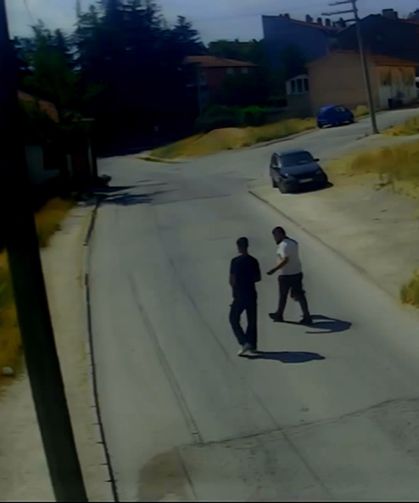 Eskişehir'de eve girip ne varsa çaldılar, polisten kaçamadılar