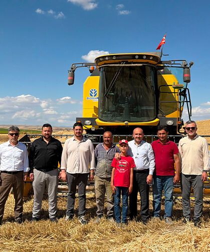 AK Parti Eskişehir sahada: Albayrak ilçeleri ziyaret etti
