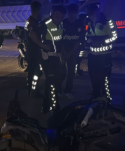 Eskişehir'de dur ihtarına uymadı: Polisten kaçış kaza ile bitti