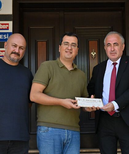 Eskişehir'in sevilen programı 90+3'e "Yılın Spor Programı" ödülü