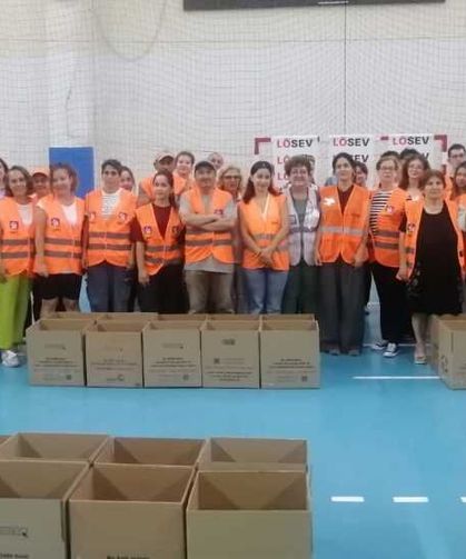 LÖSEV’den Eskişehir’de 200 aileye “Koli Koli Mutluluk” desteği