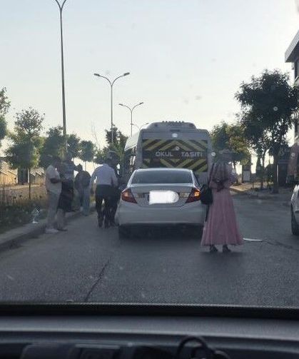 Eskişehir'de servis aracına arkadan çarptı, kazayı hasarla atlattılar