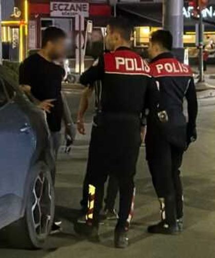 Yunus polislerinden şüpheli araçta uyuşturucu operasyonu