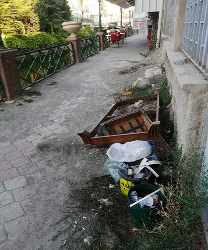 Eskişehir'de bulvara yakışmayan manzara: Çöplüğe çevirdiler