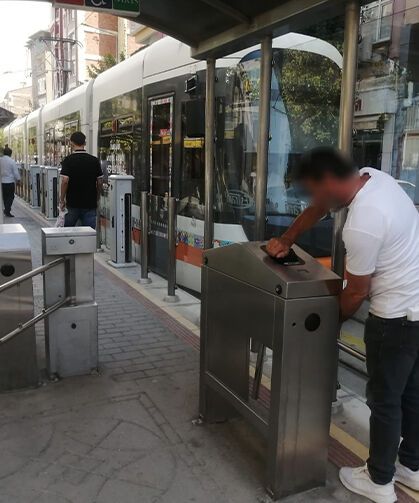 Eskişehir’de tramvay durağında turnike arızası