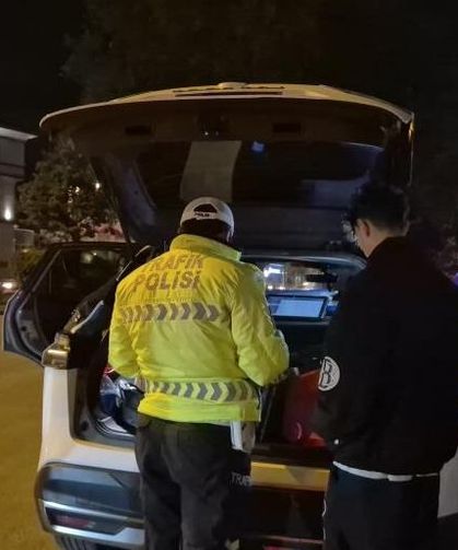 Eskişehir’de polisin ‘Dur’ ihtarına uymayan sürücü yakalandı