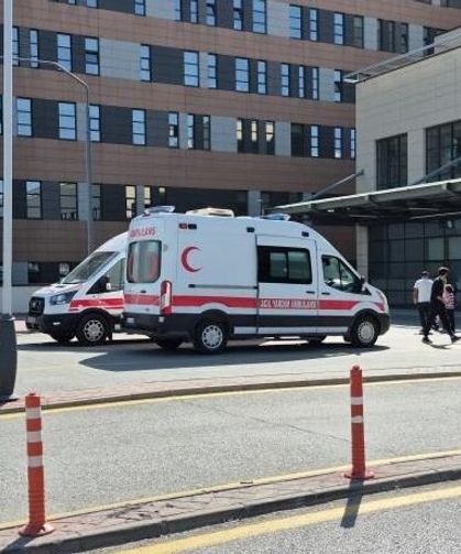 Eskişehir’de tren istasyonunda korkutan olay: baba ve oğlu akıma kapıldı