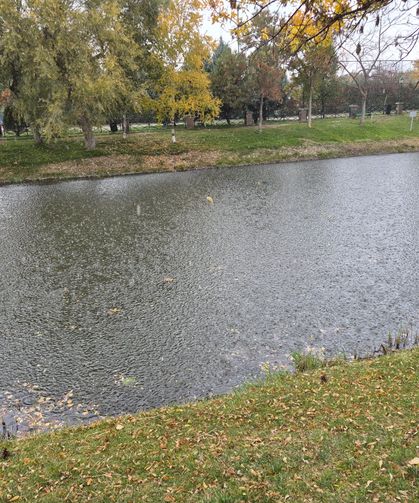 Eskişehir’de sağanak bastırdı, Kanlıkavak Parkı boş kaldı
