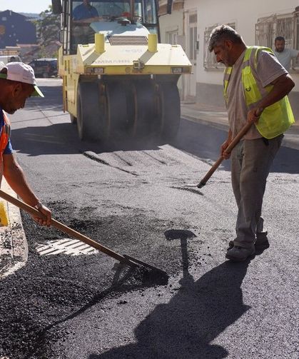 Tepebaşı’nda bir mahallenin daha yolları yenileniyor