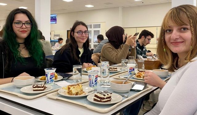 Anadolu Üniversitesi’nde Aralık ayının ilk öğle yemeğini yine öğrenciler belirledi