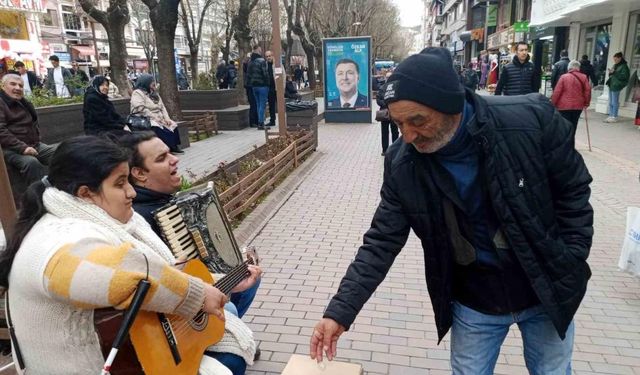 Eskişehir'de engelli müzisyenler mest etti