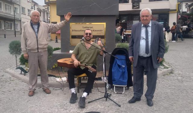 Belediye Sokak Müzisyenlerinin Elinden Tuttu