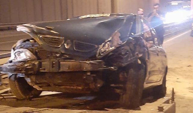 Eskişehir Muttalip Alt Geçidi'nde kaza: Tır otomobile çarptı