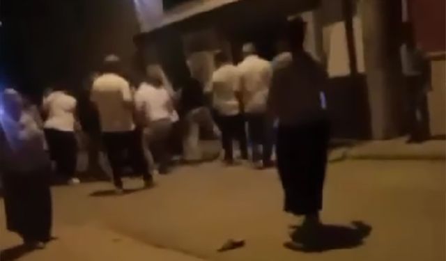 Eskişehir'de taşlı sopalı kavga: Sokak savaş alanına döndü!