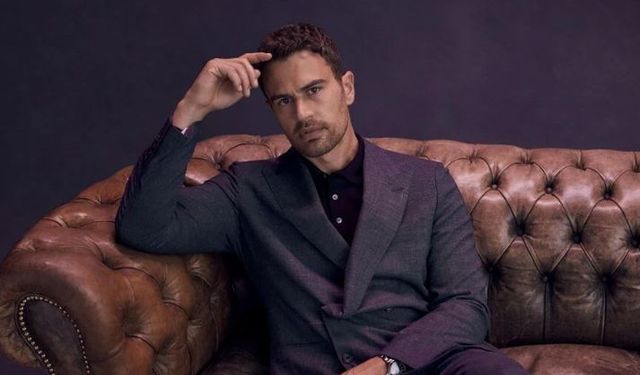 Theo James Kimdir?