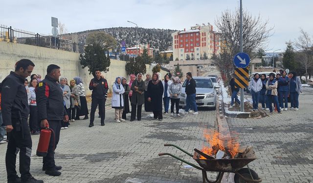 Hastane personeline yangın eğitimi verildi