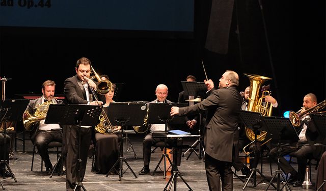 Eskişehir'de Kutay Maktay ve Cem Güngör eşliğinde duygu dolu konser