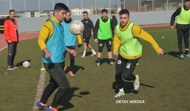 Oktay göze girmeye çalışıyor