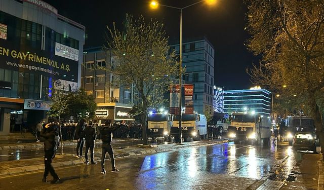 Ekrem İmamoğlu'nun gözaltına alınmasını protesto edenlere gözaltı!