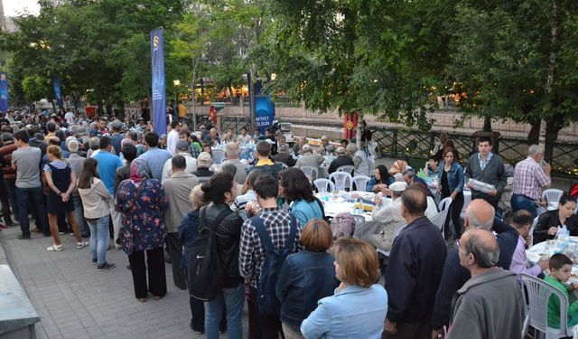 Es Es taraftarı iftarda buluşuyor