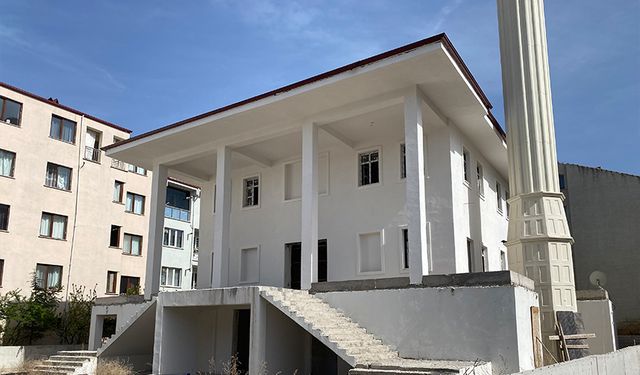 Eskişehir'de mahalleli tepkili: 10 yıldır bitirilemiyor