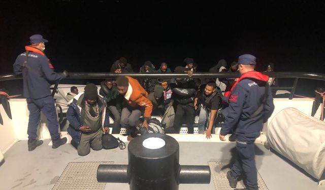 Dikili açıklarında düzensiz göçmen operasyonu!