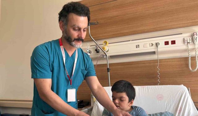 Doktorların ismini yeni duyduğu rahatsızlık Eskişehir’de tedavi edildi, 10 parmağı açıldı