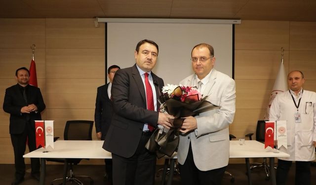 Vali Musa Işın’dan tıp literatürüne giren başarıya tebrik ziyareti