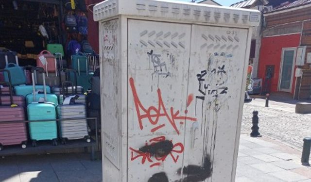 Eskişehir'deki izinsiz yazılar dikkat çekiyor!